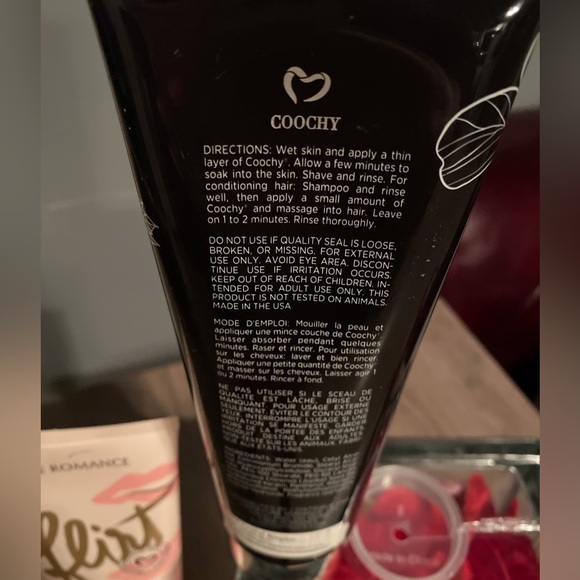 Blooms en Noir Flirt Conditioning Shave Cream - Picture 2 of 4